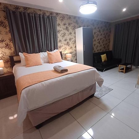 Delux Guesthouse Volksrust Εξωτερικό φωτογραφία