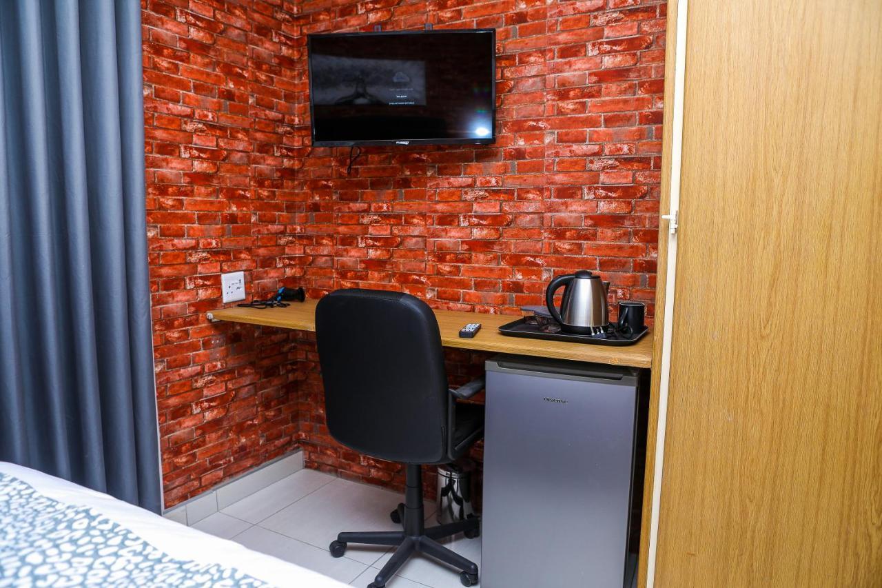 Delux Guesthouse Volksrust Εξωτερικό φωτογραφία