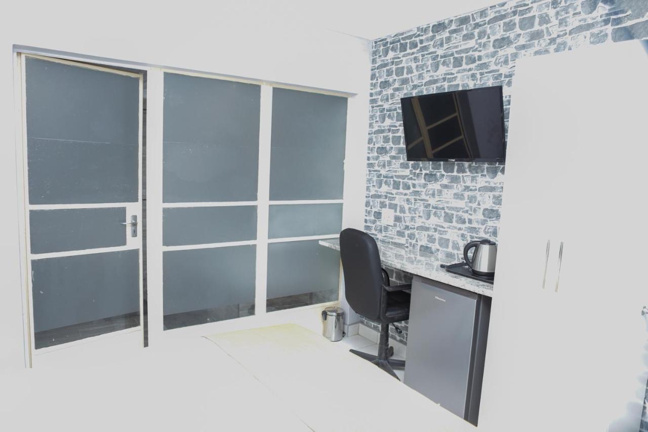Delux Guesthouse Volksrust Εξωτερικό φωτογραφία