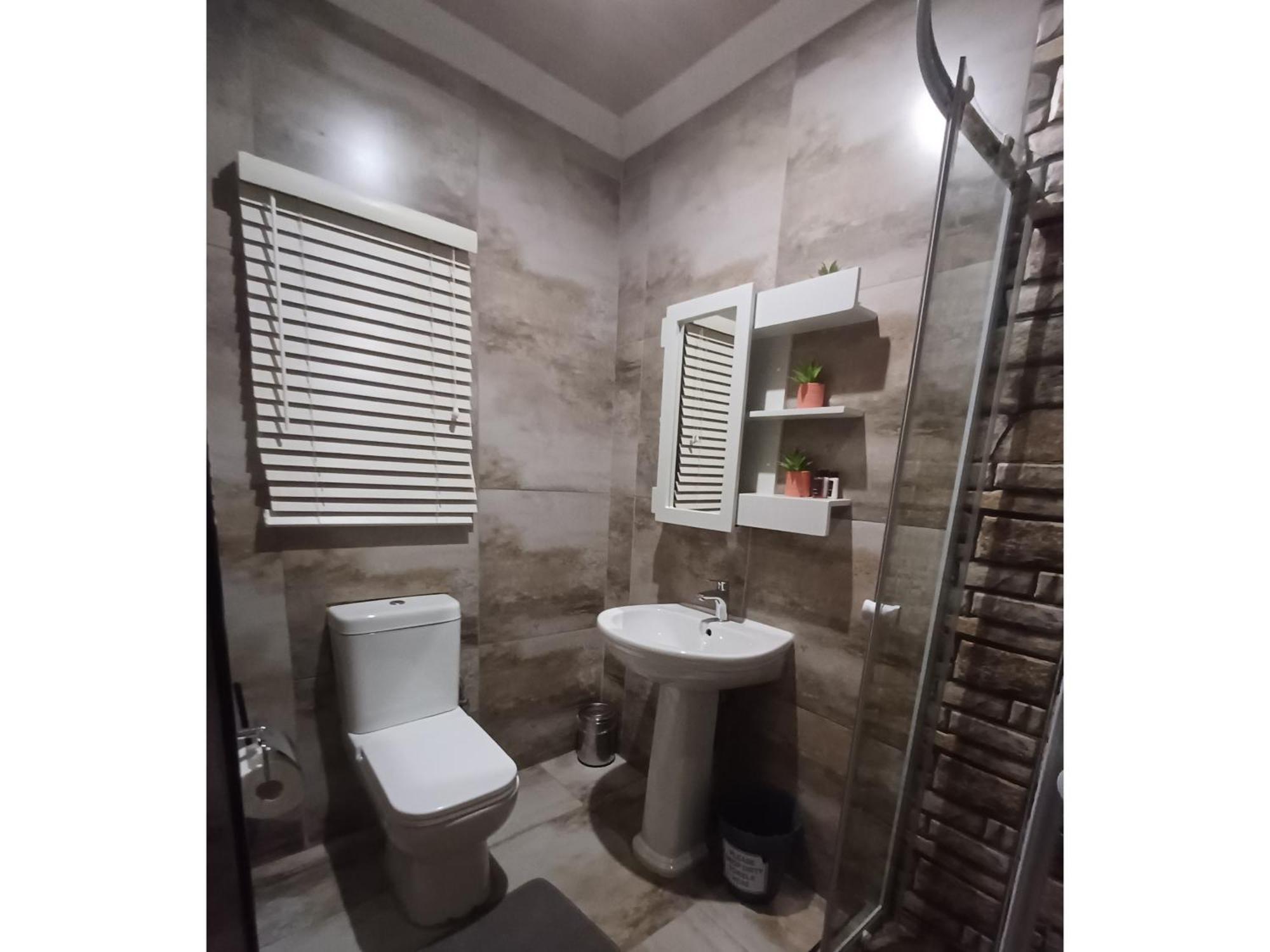Delux Guesthouse Volksrust Εξωτερικό φωτογραφία